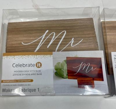 Mr & Mrs Placeholder Signs