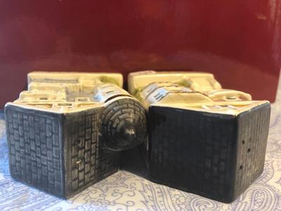 OTAGIRI Victorian Houses Salt and Pepper Shakers