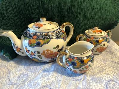 TAKASHI Ornate Teapot, Creamer, and Sugar
