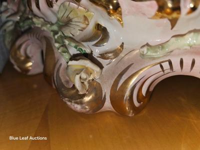 Lot 37: Vintage Benrose Porcelain Capodimonte Lamp
