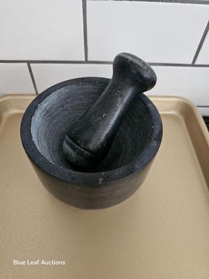 Lot 38: Black Granite Pestal & Mortar