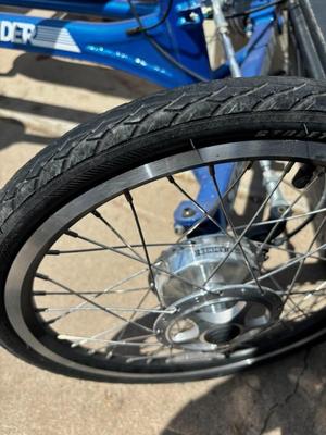 Lot 45: StreetStrider 8s