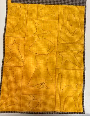 Halloween Lot - quilted Table Runner, 4 porcelain ghosts