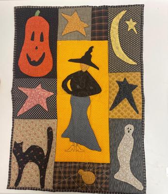 Halloween Lot - quilted Table Runner, 4 porcelain ghosts
