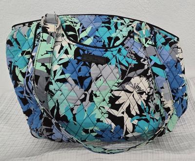 Lot 46: Vera Bradley Purse & Lug RFID Wallet