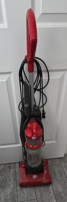 Lot 47: Dirt Devil Vacuum