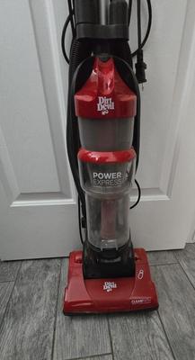 Lot 47: Dirt Devil Vacuum