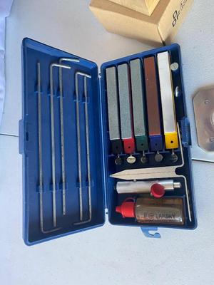LANSKY KNIFE SHARPENER AND A DDFiohef Sharpener