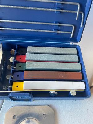 LANSKY KNIFE SHARPENER AND A DDFiohef Sharpener