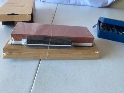 LANSKY KNIFE SHARPENER AND A DDFiohef Sharpener