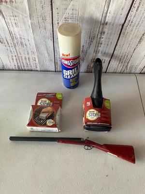 WEBER SILVE PROPANE BBQ GRILL AND ACCESSORIES