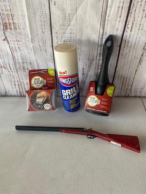 WEBER SILVE PROPANE BBQ GRILL AND ACCESSORIES