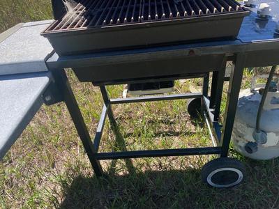 WEBER SILVE PROPANE BBQ GRILL AND ACCESSORIES