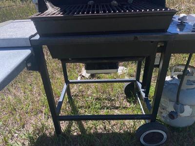 WEBER SILVE PROPANE BBQ GRILL AND ACCESSORIES