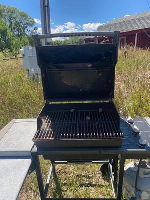 WEBER SILVE PROPANE BBQ GRILL AND ACCESSORIES