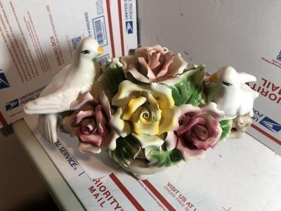 VINTAGE CAPODIMONTE PORCELAIN DOVES & ROSES CENTERPIECE 12.5" WIDE x 8.25"TALL PREOWNED FROM AN ESTATE.