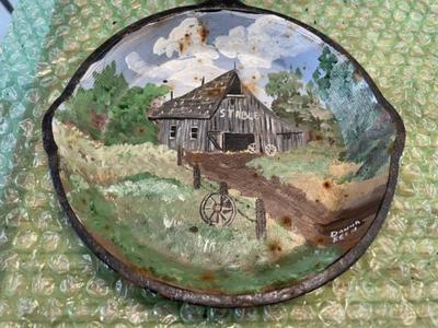 Antique Folk Art Painted 6.5" Skillet Pan of Stable by Donna Keen Artist in Good Condition Preowned from an Estate Cleanout.