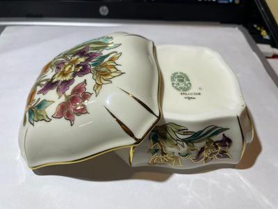 Vintage Zsolnay Porcelain Jewelry/Trinket Box 4 1/4" Hand-painted in VG Preowned Condition.