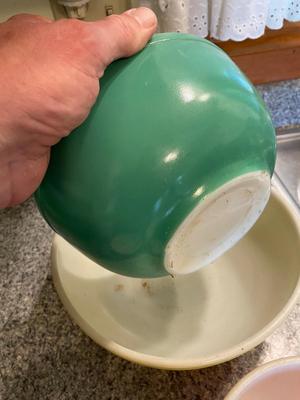 Vintage Pyrex Mixing Bowl Set