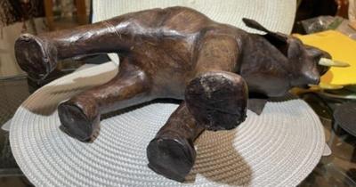 Vintage 14" x 14.25" Leather Elephant Figurine Home Decor Pre-owned from an Estate in Good Condition.