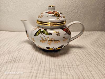 Lot 70: Tea Pot & Swan Music Box