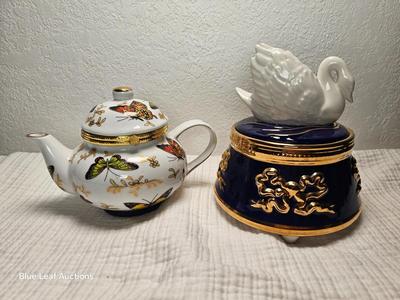 Lot 70: Tea Pot & Swan Music Box