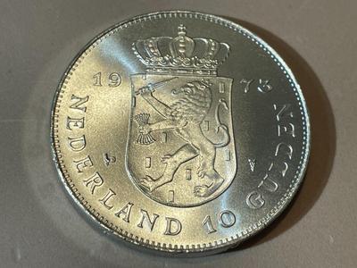 Netherlands 1973 Choice BU Silver 10 Gulden Juliana Large Silver Coin from an Original Roll.