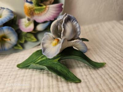 Lot 72: Humminbird Floral Plate & Flower