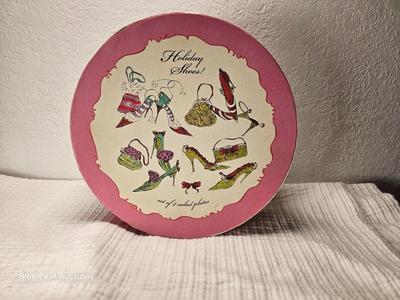 Lot 75: Decorative Collectible Shoe Design Plates