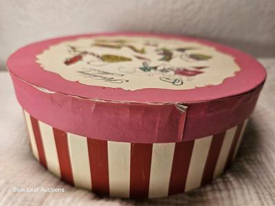 Lot 75: Decorative Collectible Shoe Design Plates