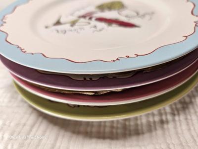 Lot 75: Decorative Collectible Shoe Design Plates