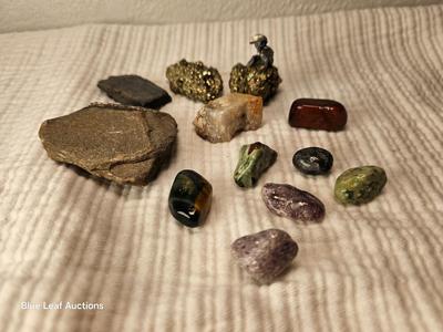 Lot 77: Collectible Stones