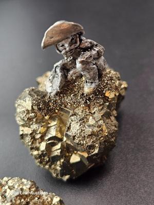 Lot 77: Collectible Stones
