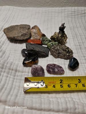 Lot 77: Collectible Stones