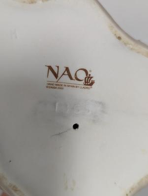 Nao By Lladro Meadow Song Figure