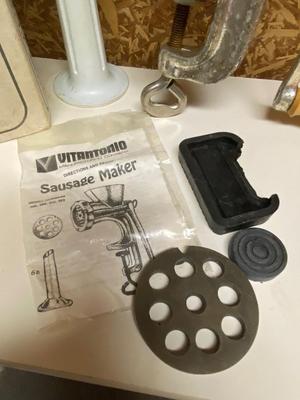 Vintage Vitantonio Manufacturing Co. Meat Mincer