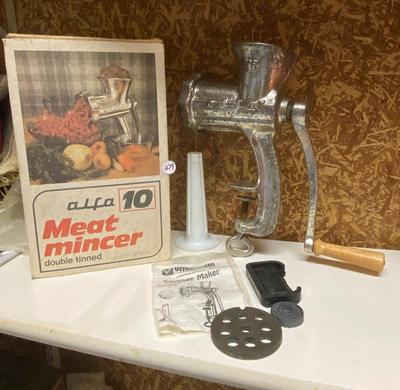 Vintage Vitantonio Manufacturing Co. Meat Mincer
