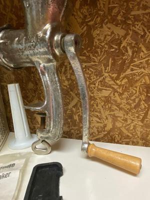 Vintage Vitantonio Manufacturing Co. Meat Mincer