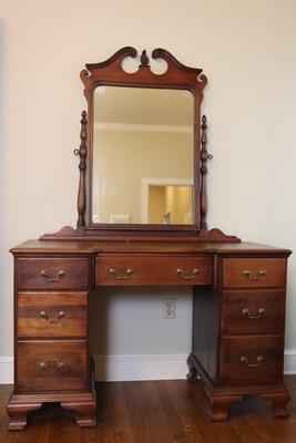 Finch Fine Furniture - Seven Drawer Vanity with Mirror