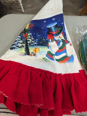 Assortment Of Holiday Decor Runners, Table Cloths & Mats