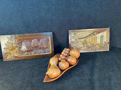 Lot 20. Wood Decor