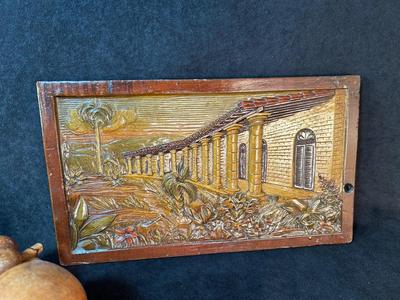 Lot 20. Wood Decor