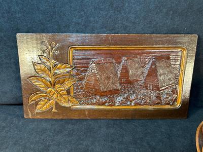 Lot 20. Wood Decor