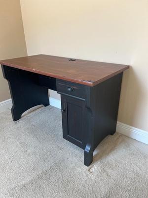 Distressed Desk~ Read Details
