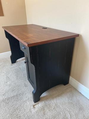 Distressed Desk~ Read Details
