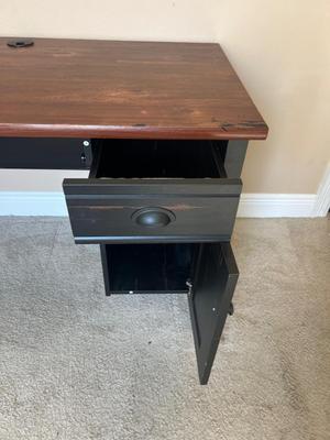 Distressed Desk~ Read Details