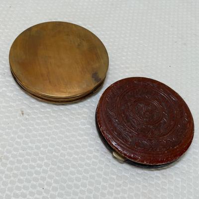 Lot 72 Two vintage compacts