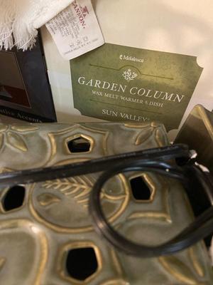 Assorted Christmas Decorations and Accessories | Lot Eight