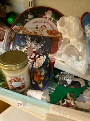 Assorted Christmas Decorations and Accessories | Lot Ten