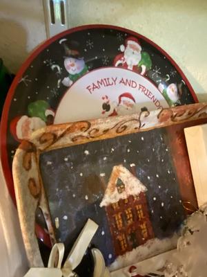 Assorted Christmas Decorations and Accessories | Lot Ten